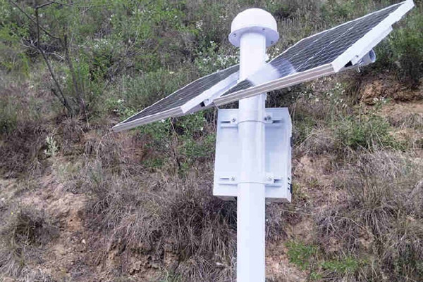 竞道GNSS位移监测站在甘肃某地区完成安装